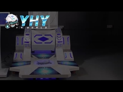 Singolo simulatore di Rocket Style Game VR che sta rotazione del dispositivo di VR 360