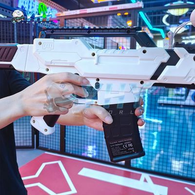 Attrezzature per giochi interni Gioco di battaglia VR Tiro con pistola Simulatore di roaming gratuito Vr Arena